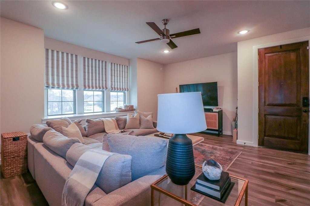 264 Spring Hill Rd - Photo 7 of 32