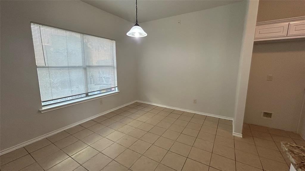 3243 Wexford Dr - Photo 6 of 30