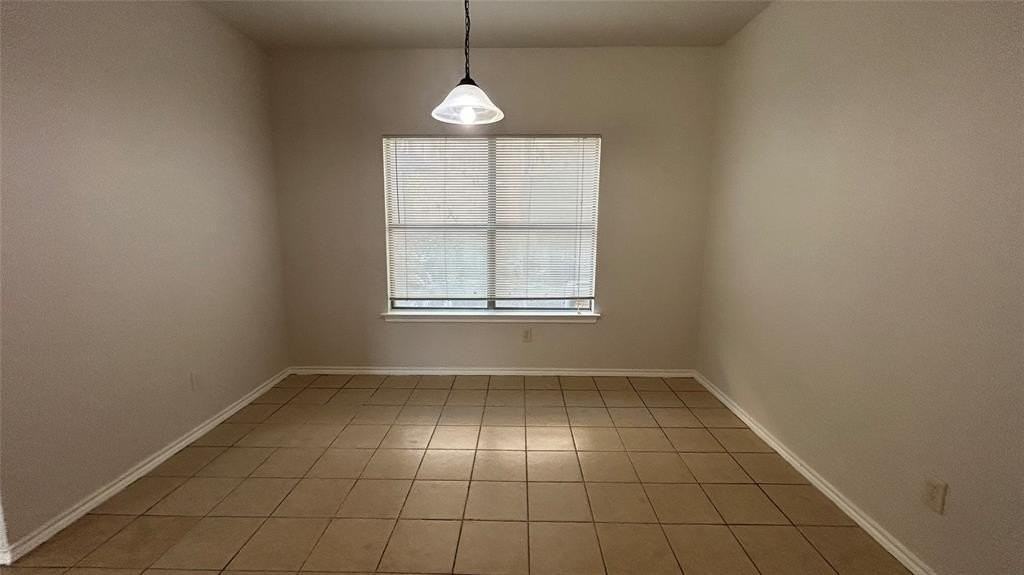 3243 Wexford Dr - Photo 7 of 30