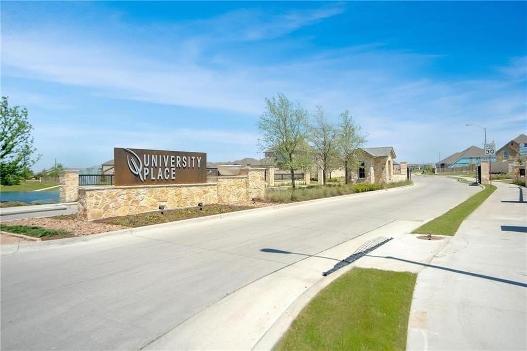 8251 Agarito Way - Photo 3 of 10