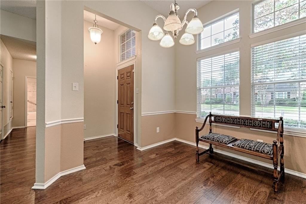 1531 Hickory Trl - Photo 5 of 33