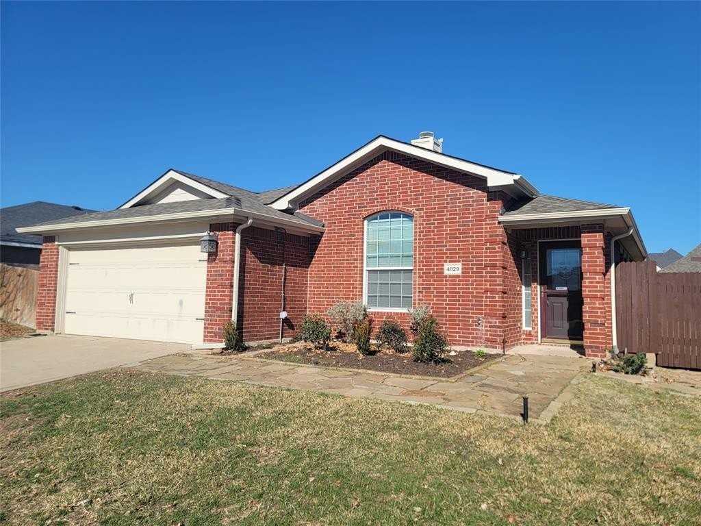 4829 Fox Ridge Ln - Photo 3 of 15