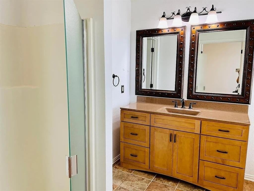 4829 Fox Ridge Ln - Photo 5 of 15