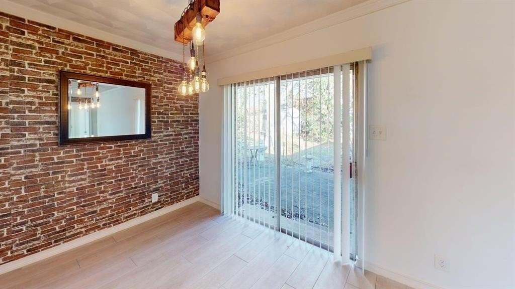 3535 Creek View Dr - Photo 4 of 22