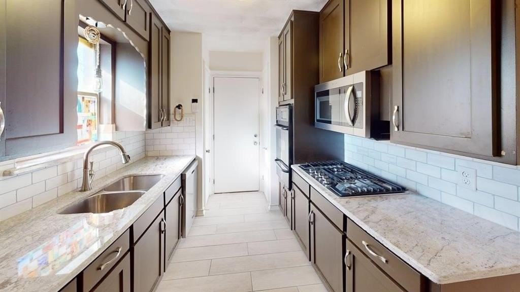 3535 Creek View Dr - Photo 7 of 22