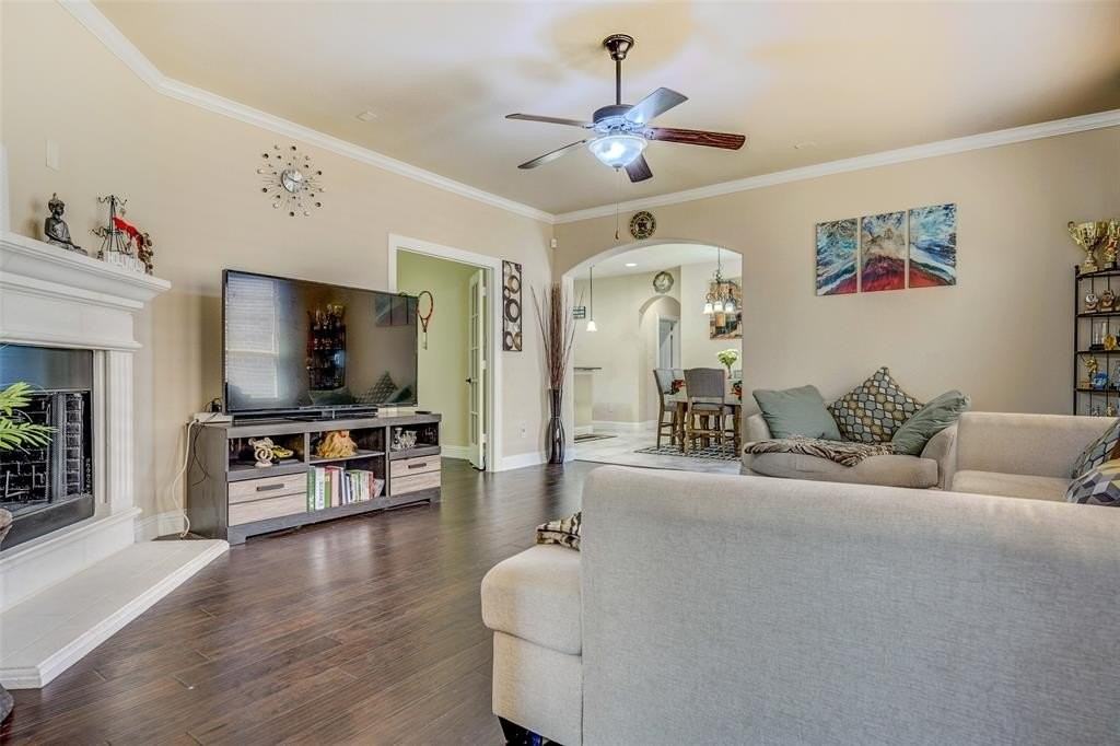 1429 Lauren Creek Ln - Photo 5 of 35