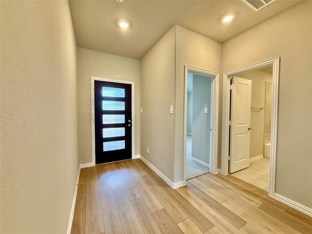 2104 Rannoch St - Photo 2 of 35