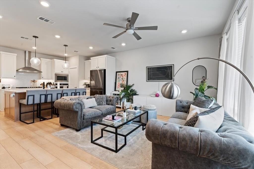 2268 Rook Dr - Photo 2 of 19