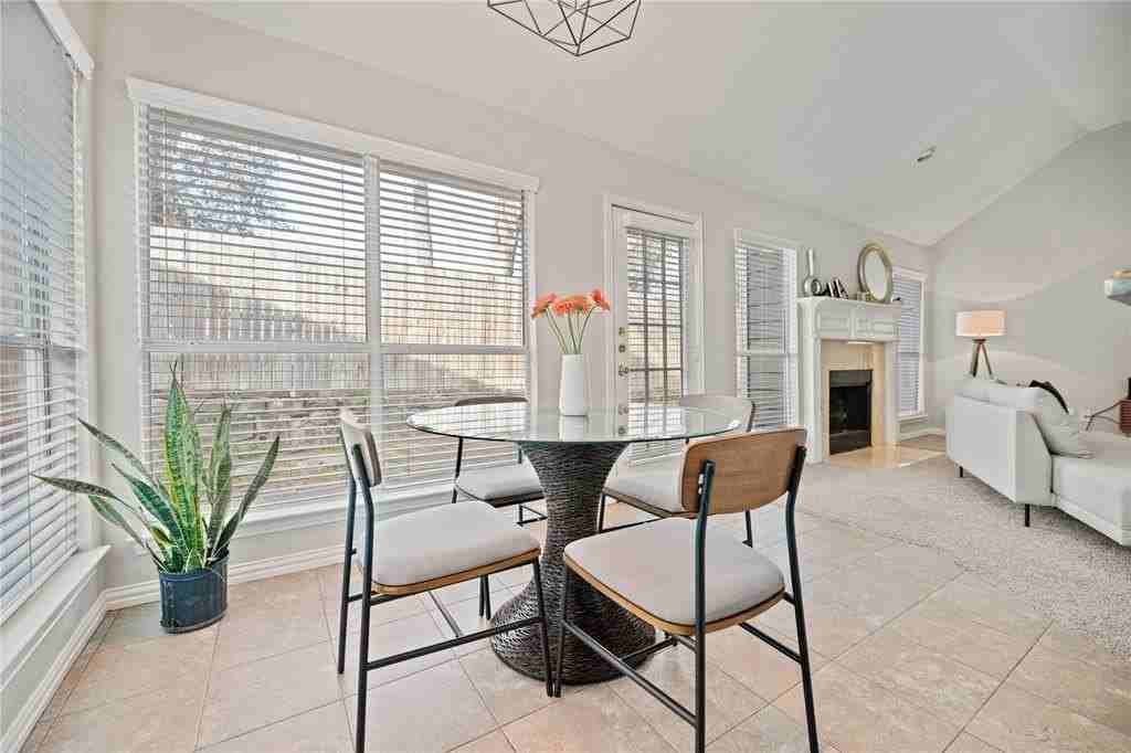 5016 Enclave Ct - Photo 2 of 33