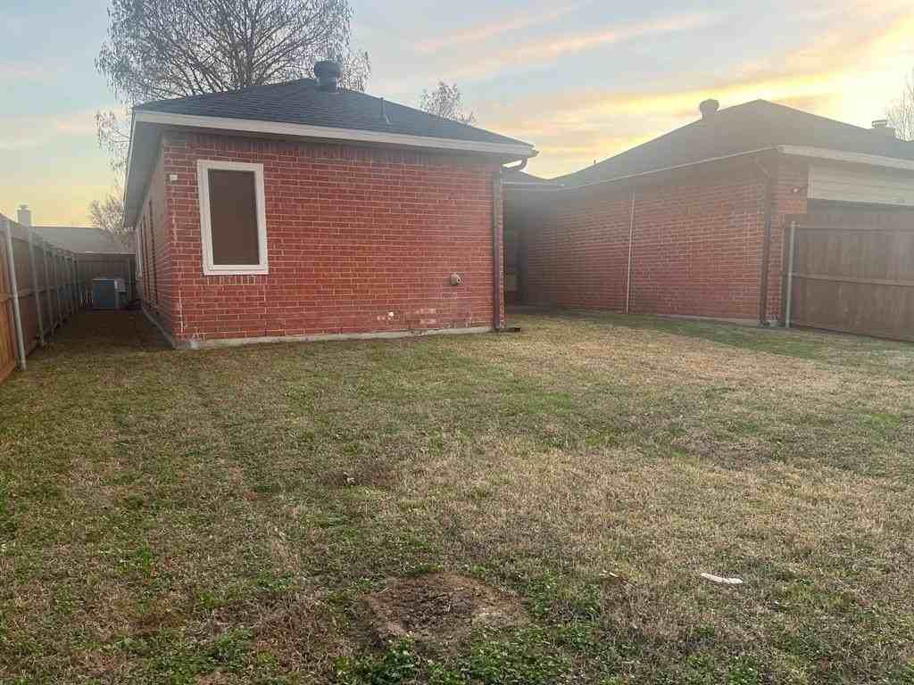 1111 Dandelion Dr - Photo 4 of 22