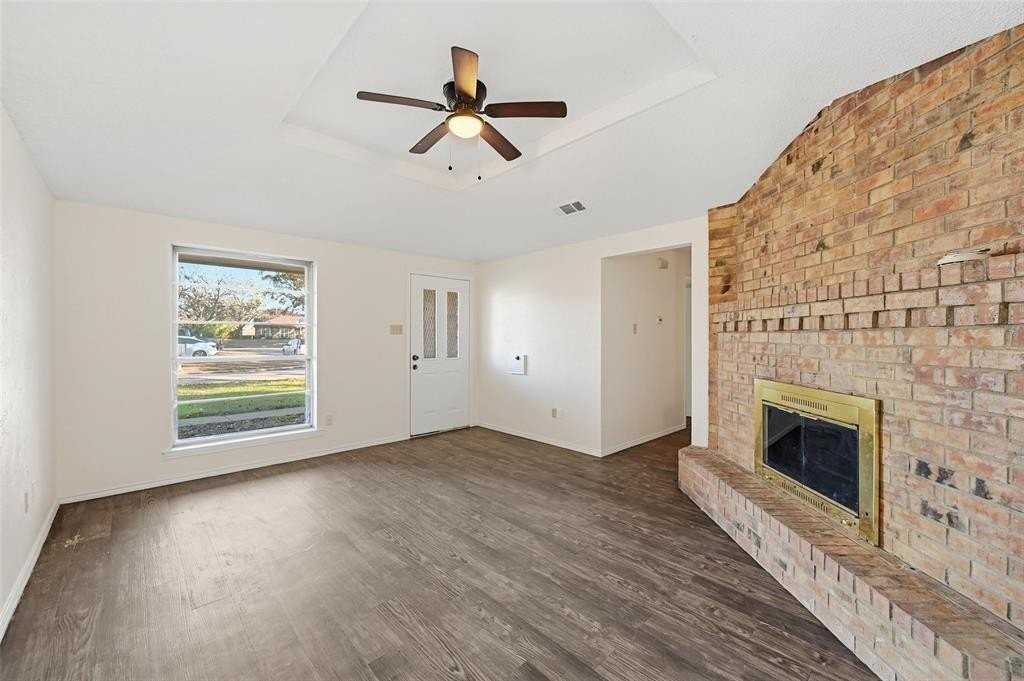 104 Mesa Dr - Photo 4 of 19