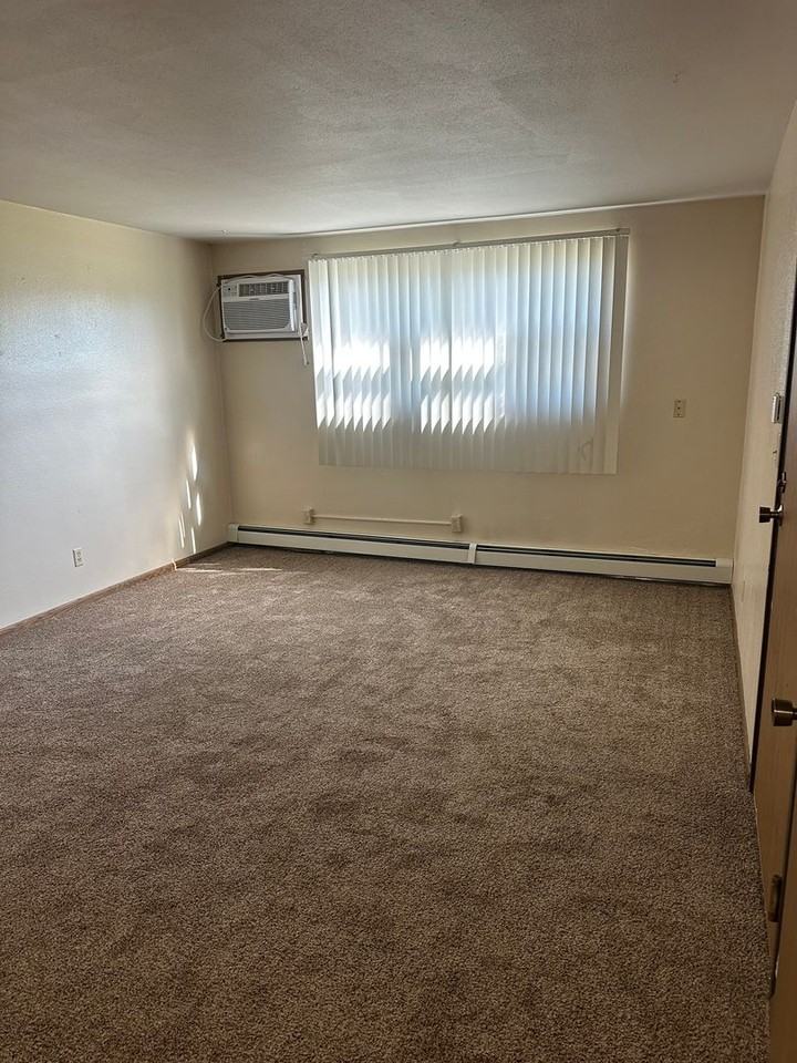 1516 16th Ave Se #3 - Photo 3 of 7