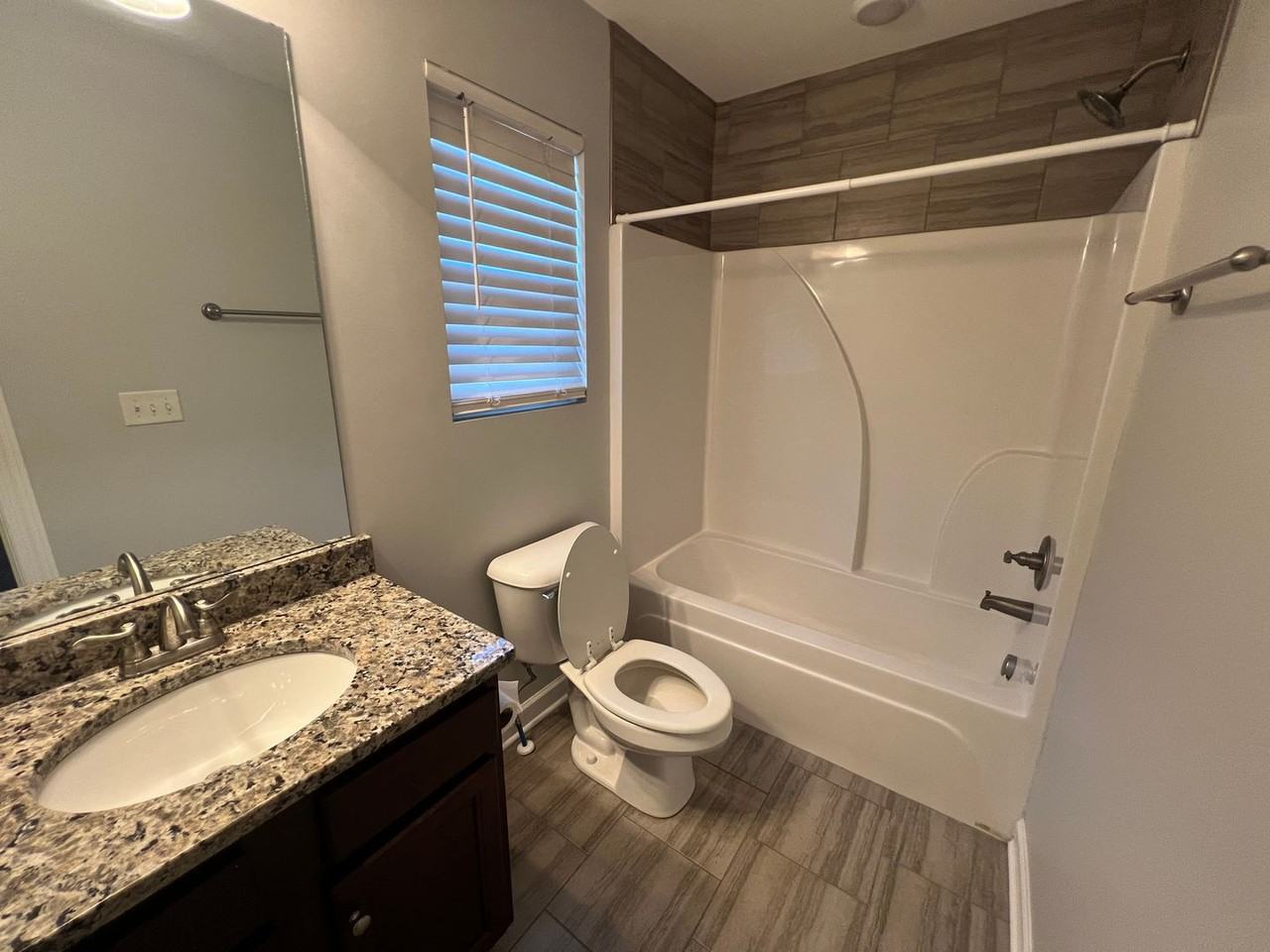 517 Crestland Ave Unit A - Photo 2 of 11