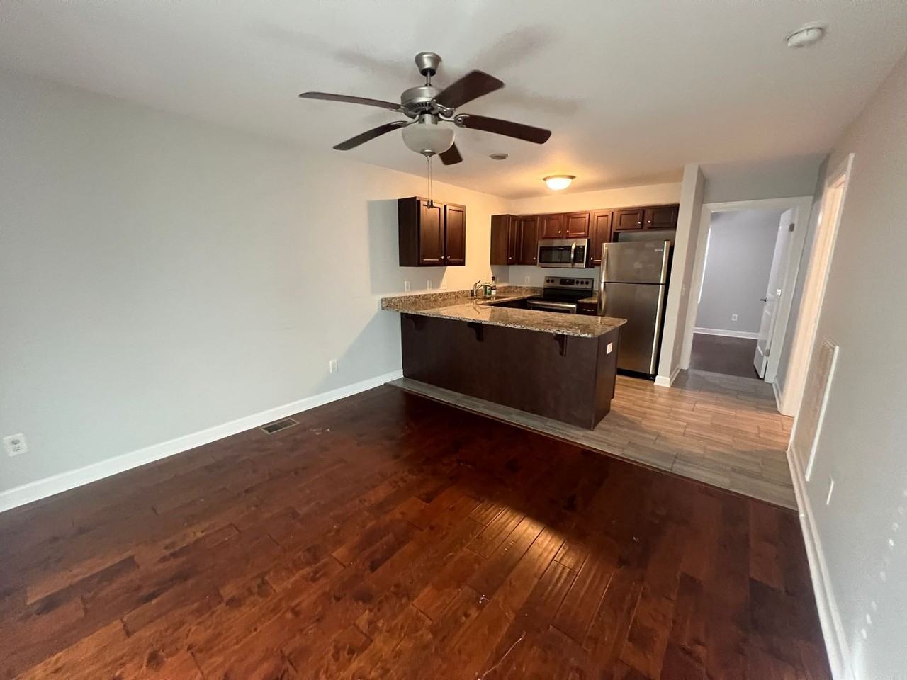 517 Crestland Ave Unit A - Photo 4 of 11