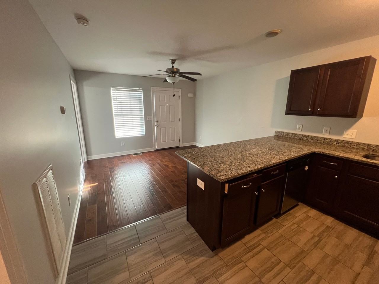 517 Crestland Ave Unit A - Photo 5 of 11