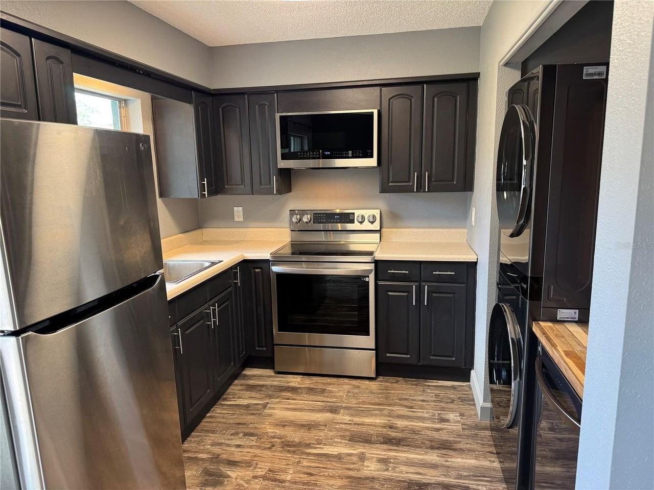 2218 Seaboard Ave - Photo 2 of 14