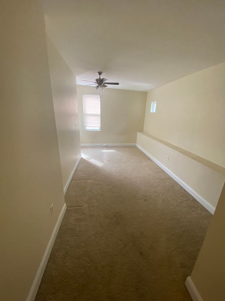 1010 Amsterdam Rd - Photo 3 of 7