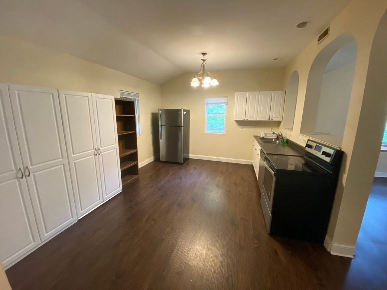 1010 Amsterdam Rd - Photo 5 of 7