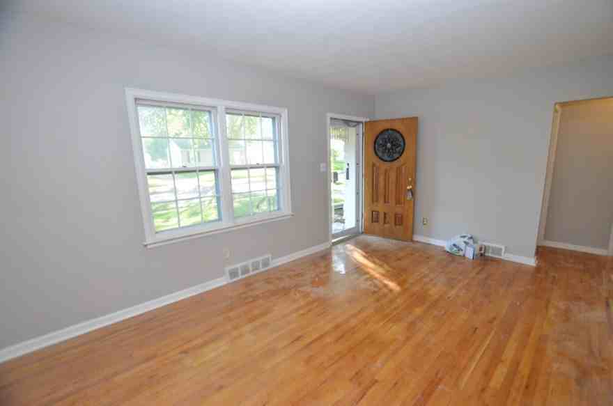 2618 57th St - Photo 4 of 15