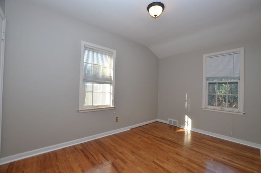 2618 57th St - Photo 5 of 15