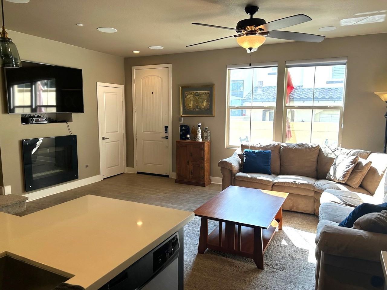 1670 Fairlead Ave - Photo 3 of 23