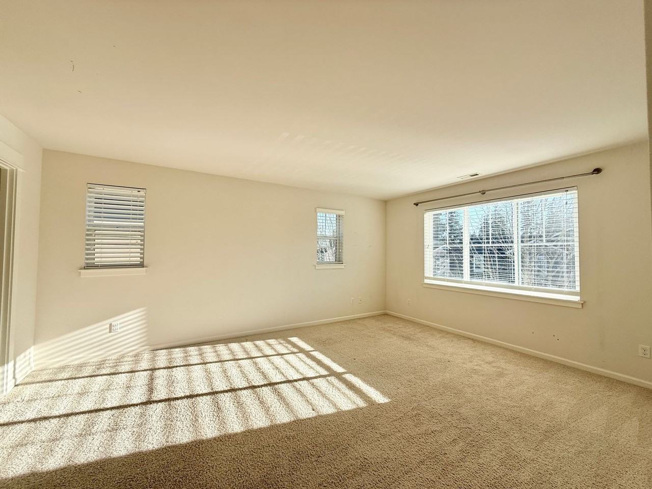 4405 186th Pl Se - Photo 2 of 34