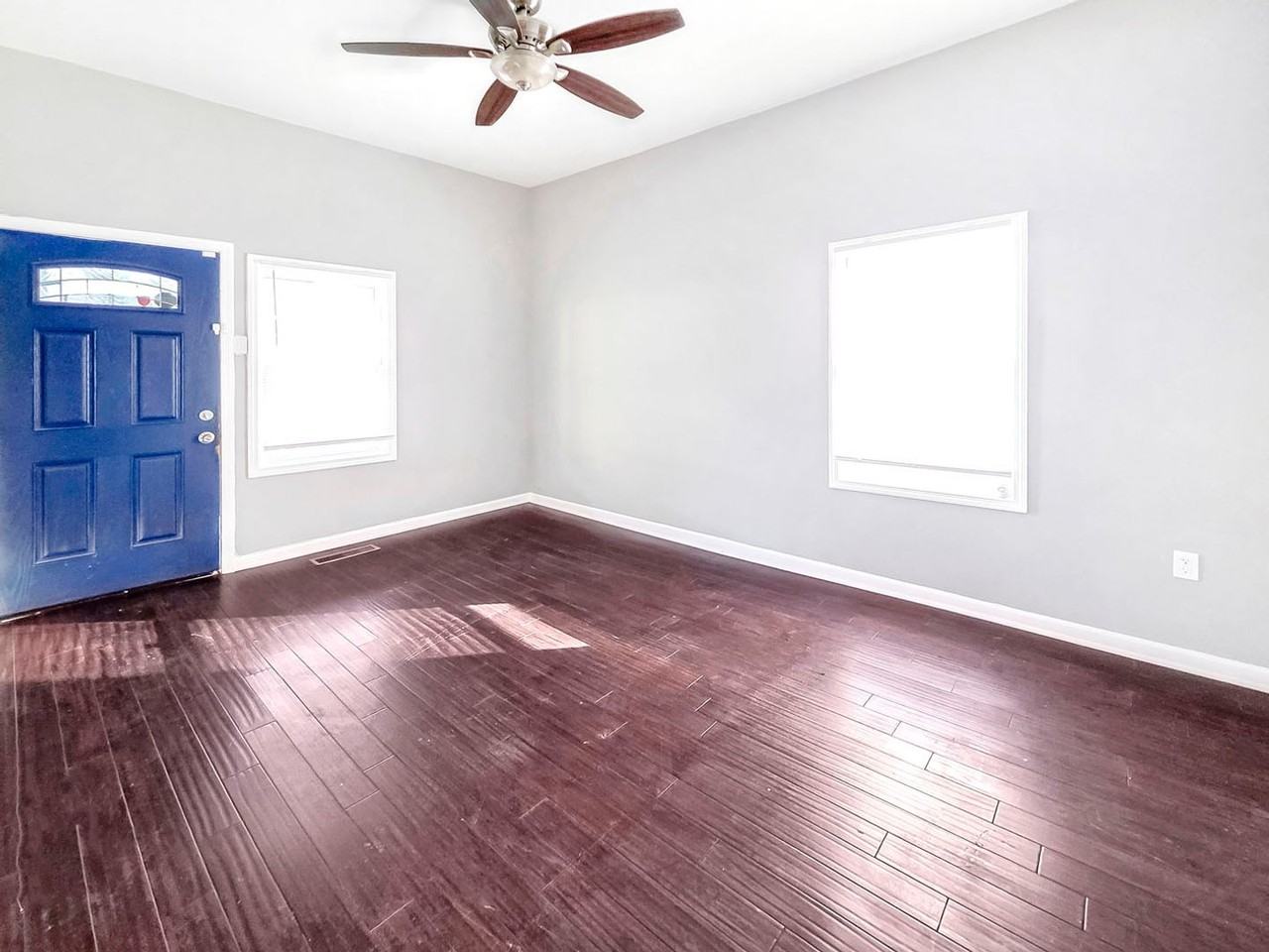 1029 Smith St Sw - Photo 4 of 26