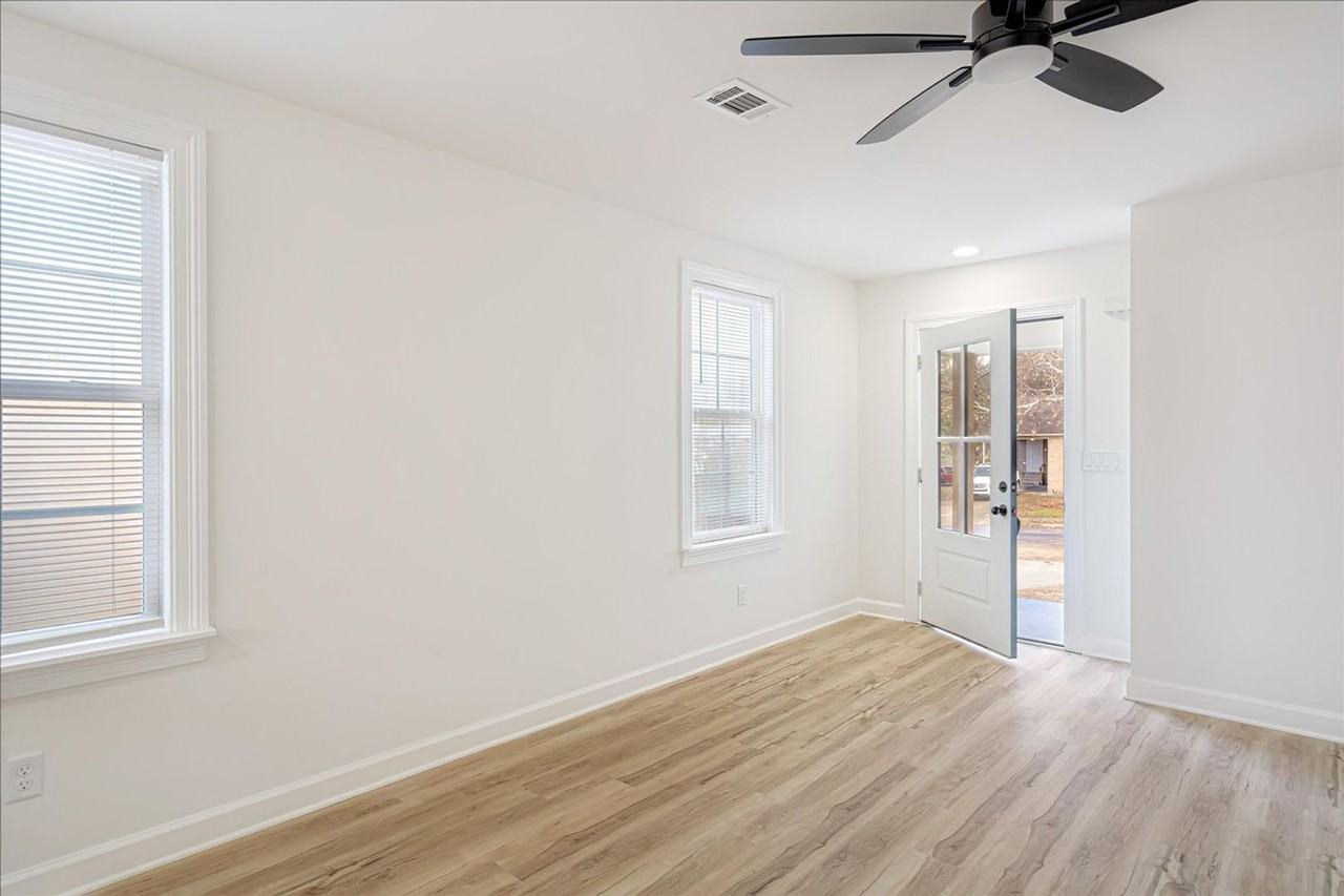 4093 Twilight Ave - Photo 4 of 24