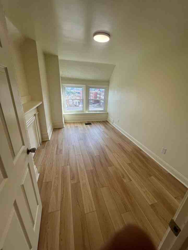 209 Coltart Ave - Photo 5 of 44