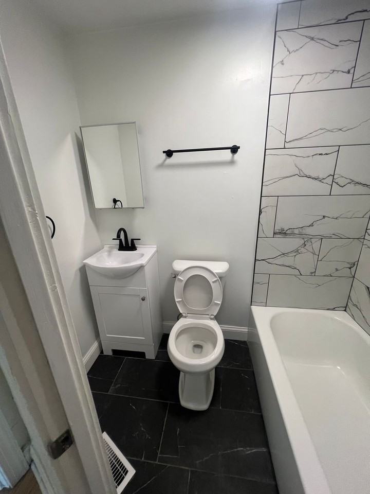 209 Coltart Ave - Photo 7 of 44