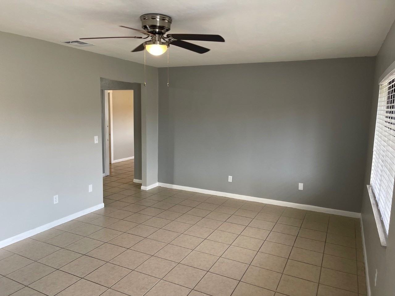 507 Jackson St - Photo 4 of 12