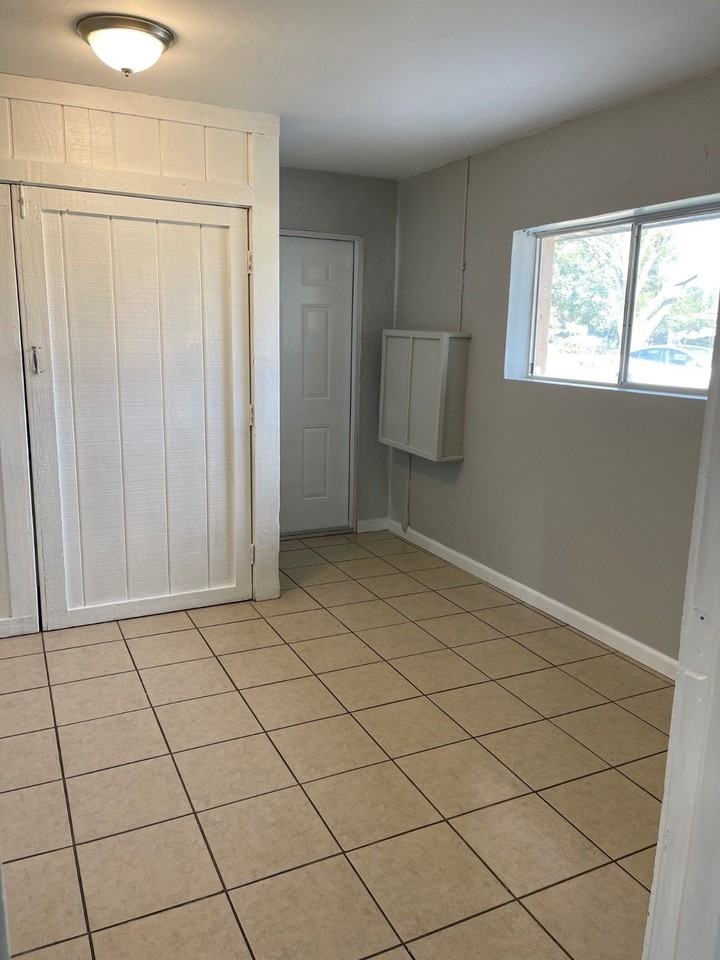 507 Jackson St - Photo 5 of 12