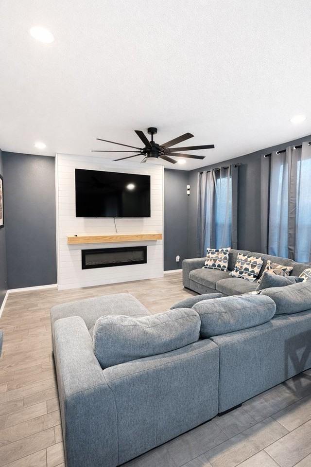 2027 Ebbets Dr - Photo 3 of 18