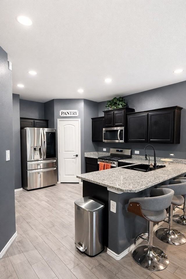 2027 Ebbets Dr - Photo 5 of 18