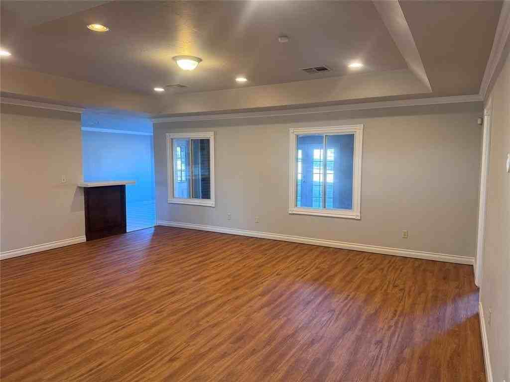 5104 S Triplett Rd - Photo 2 of 18