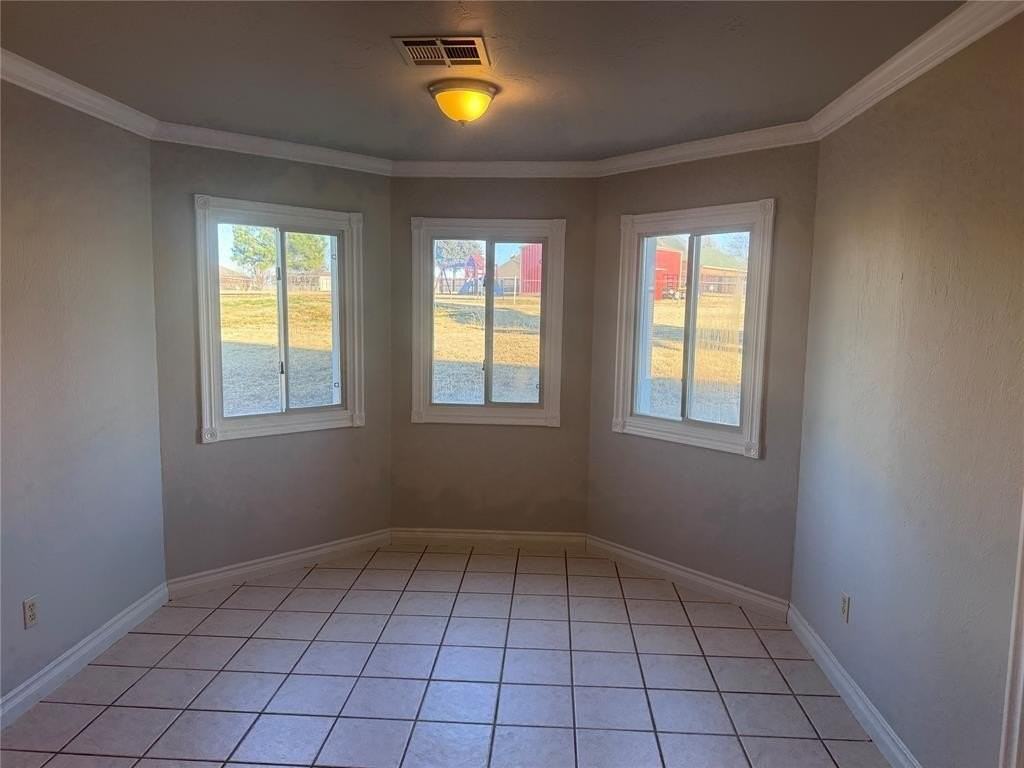 5104 S Triplett Rd - Photo 5 of 18