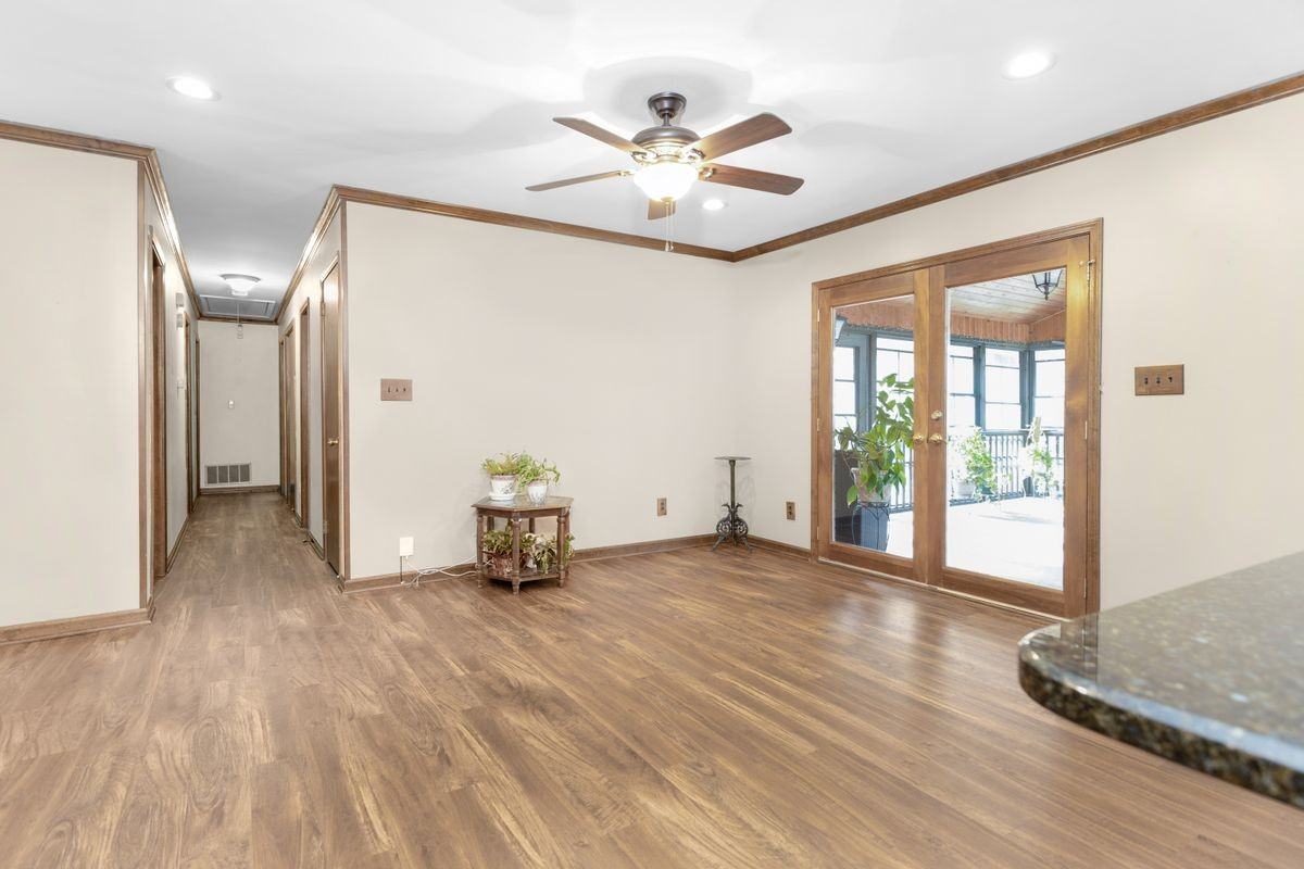 1524 Highland Dr - Photo 3 of 24