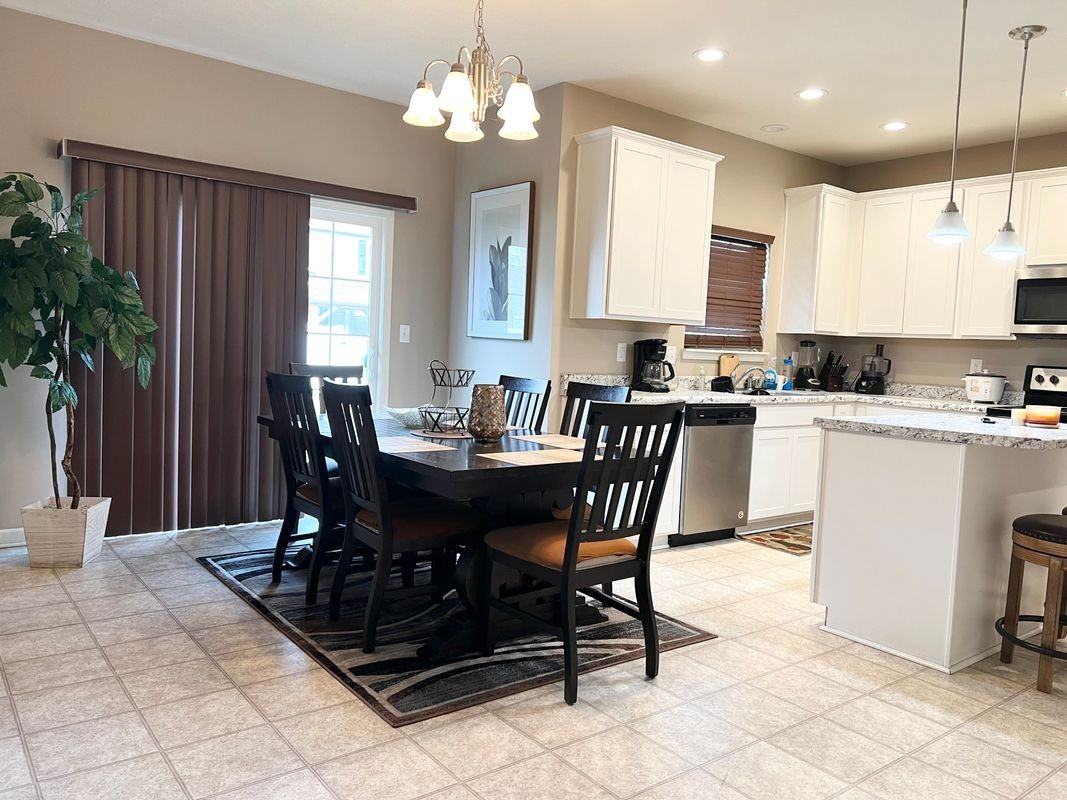 1694 Wedgewood Pl - Photo 2 of 15