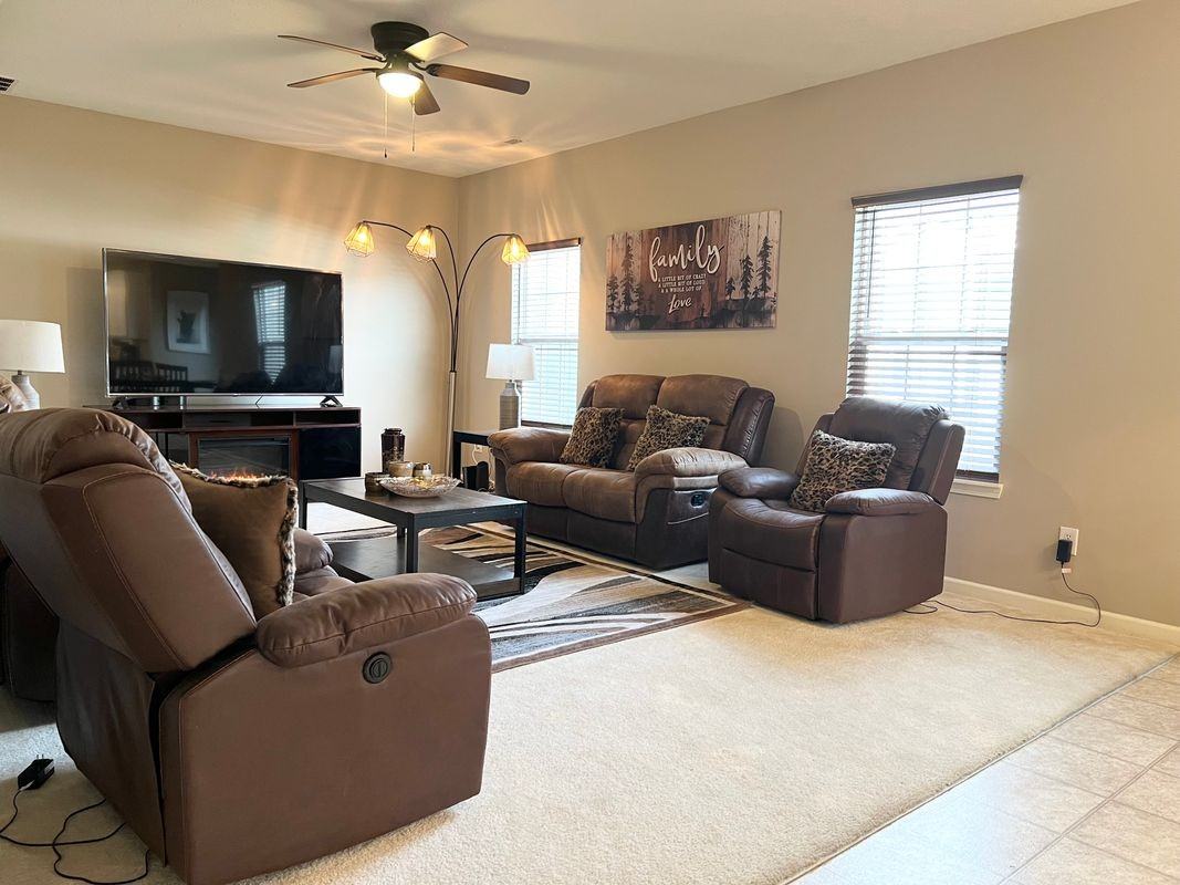 1694 Wedgewood Pl - Photo 3 of 15