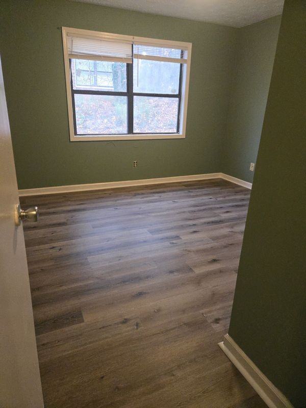 1128 Summer Brook Rd - Photo 5 of 6