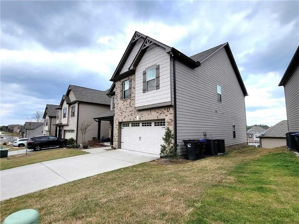 1866 Castleberry Ln - Photo 2 of 11