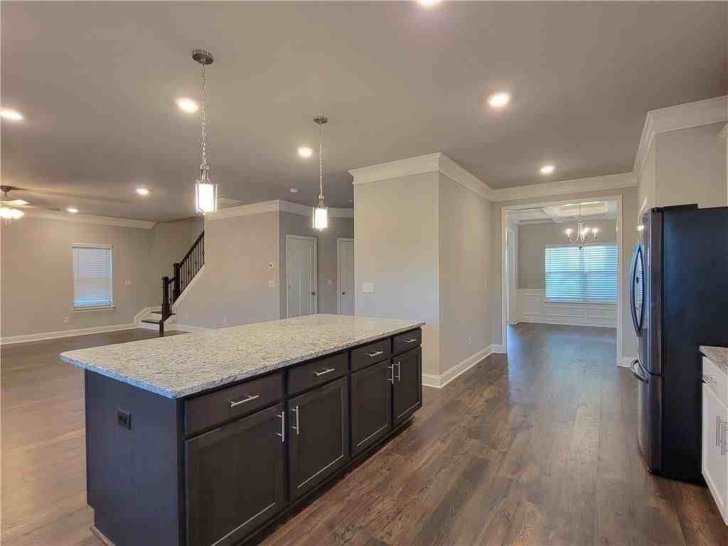 1866 Castleberry Ln - Photo 6 of 11