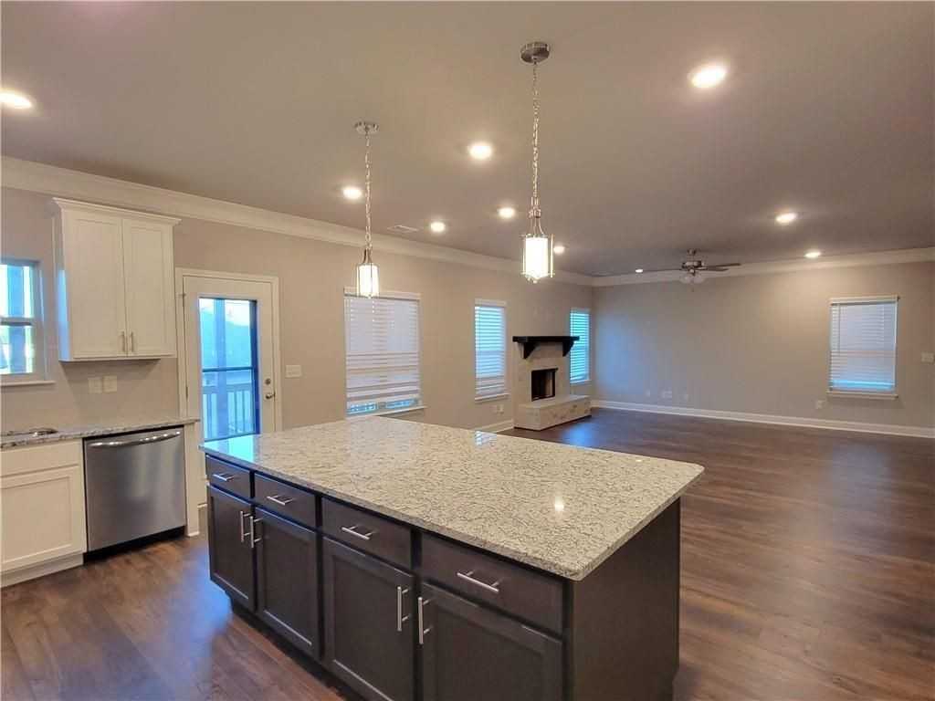 1866 Castleberry Ln - Photo 7 of 11