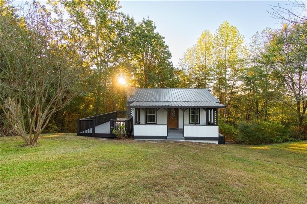 250 Nottingham Way Ne - Photo 2 of 50