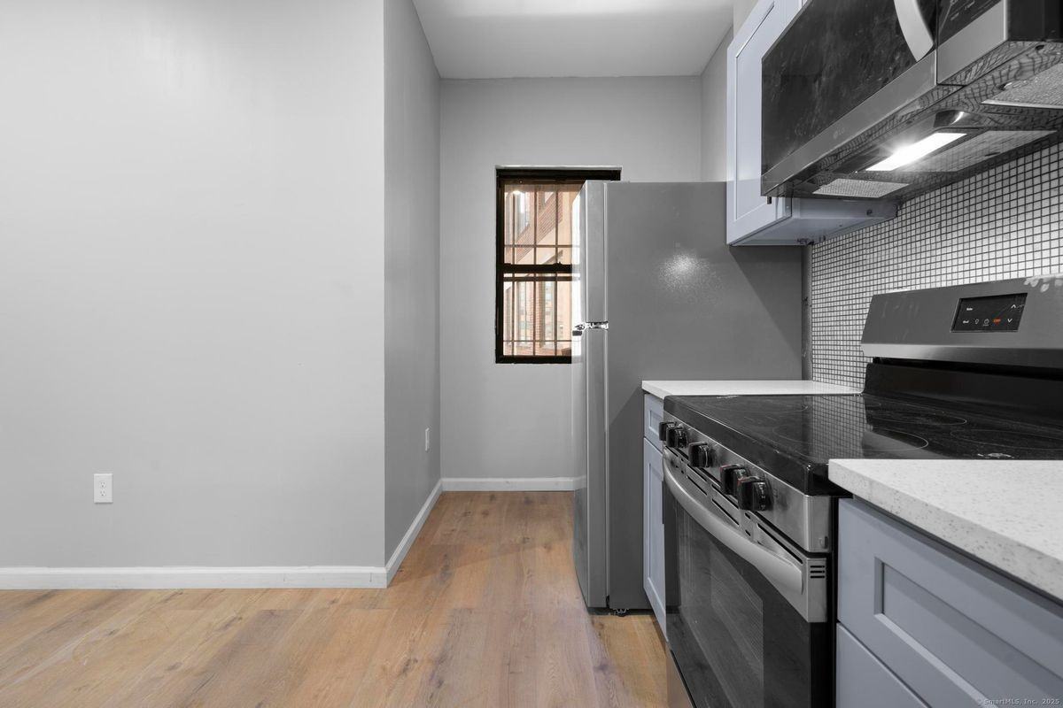 140 Grand St ##2c - Photo 5 of 9