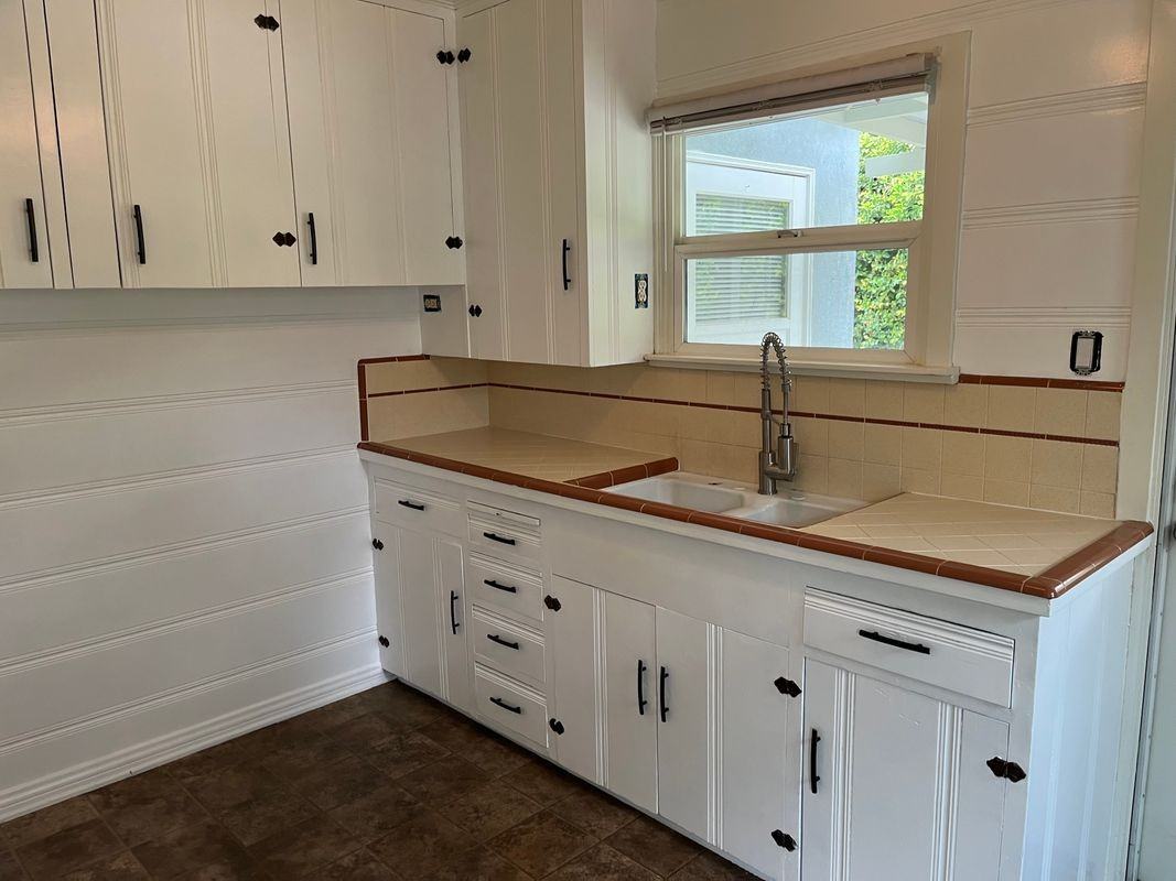 147 N Florence St - Photo 4 of 13