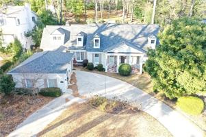 featured image of 998 Ferncliff Rd Ne