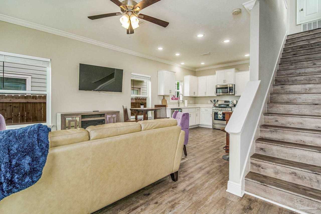 1002 W Main St - Photo 6 of 33