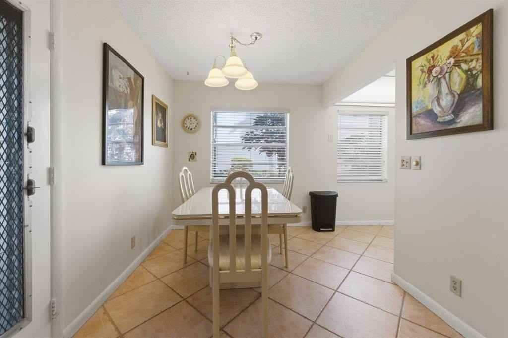 820 Flanders R - Photo 6 of 19