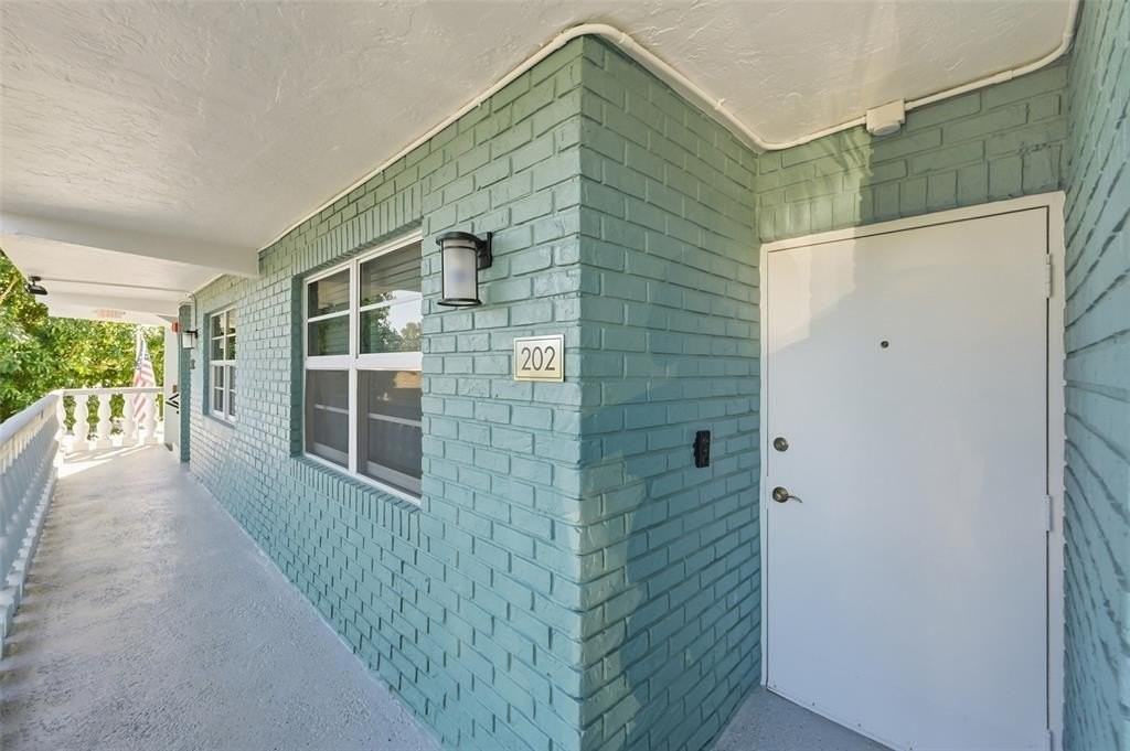 801 Ne 18th Ct #202 - Photo 5 of 44